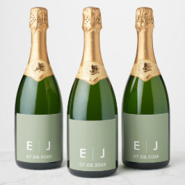 Sage Green & White Monogram Weddenschap Sparkling Wijnetiket