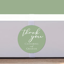 Sage Green White Script Gepersonaliseerde bruiloft Ronde Sticker