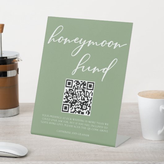 Sage Green White Script Honeymoon Fund QR-code Reclamebord Met Voetstuk (Insitu)