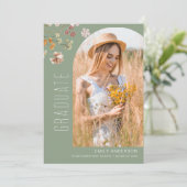 Sage Green Wildflower Afstuderen Aankondiging (Staand voorkant)