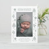 Sage Green Woodlands Foto Geboorte Aankondiging (Staand voorkant)