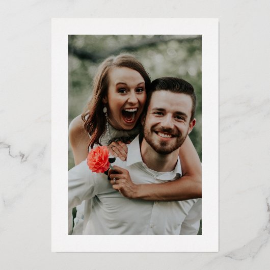 Sage Green Zilveren Krans Monogram Huwelijk Folie Uitnodiging (Achterkant)