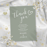 Sage Groen Baby shower Script Hart Gedicht Bedankkaart<br><div class="desc">Een modern minimalistisch baby shower bedankpas gepersonaliseerd met uw bedankbericht en namen,  met een schattig handgetekend hart en stijlvolle typografie op een wijze groene achtergrond. Ontworpen door Thisnotme©</div>