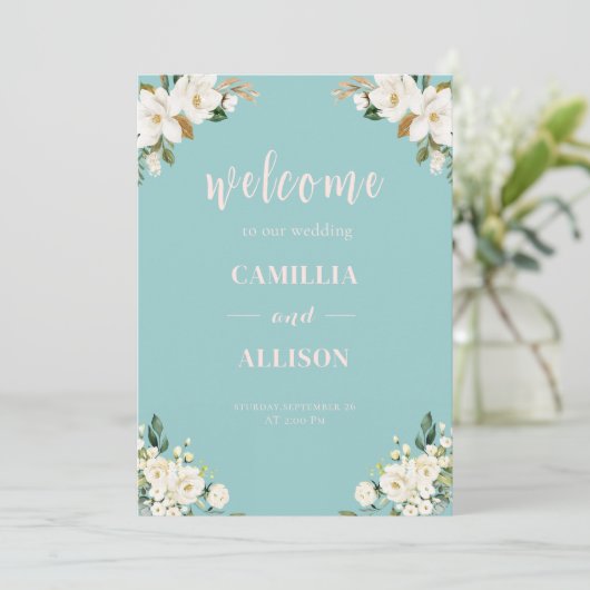 Sage Groen Bloemen Roze Huwelijk Welkom Teken Kaart (Staand voorkant)