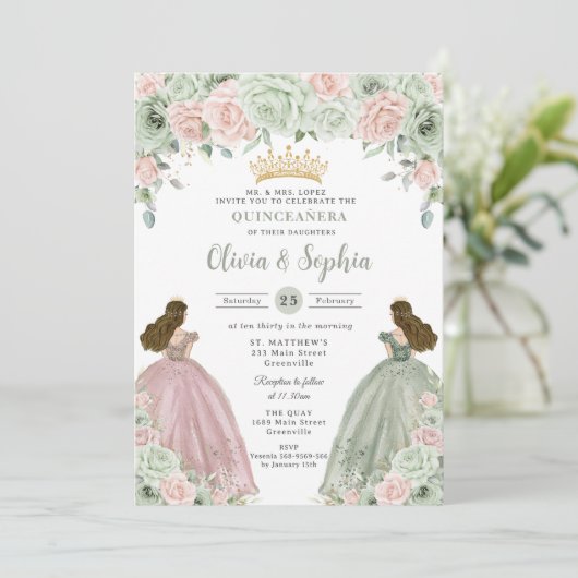 Sage Groen Blush Bloemen Tweeling Meisjes Quinceañ Kaart (Staand voorkant)