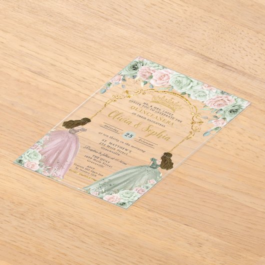 Sage Groen Blush Bloemen Tweelingen Goud Quinceañe Acryl Uitnodigingen (Laagn)