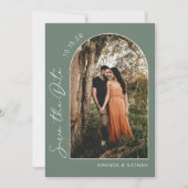 Sage Groen Eenvoudige Boog Foto Bruiloft Save The Date (Voorkant)
