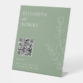 Sage Groen Elegant Bruiloft Foto Delen QR Code Reclamebord Met Voetstuk (Voorkant)