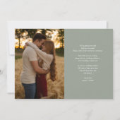 Sage Groen Elegant Hart Script Foto Bruiloft Save The Date (Achterkant)
