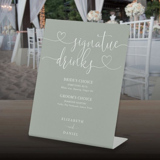 Sage Groen Hart Script Bruiloft Handtekening Drink Reclamebord Met Voetstuk