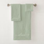 Sage Groen Minimalistisch Modern Monogram Elegant Bad Handdoek (Insitu)