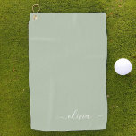 Sage Groen Minimalistisch Modern Monogram Elegant Golfhanddoek<br><div class="desc">Introductie van onze Sage Green Minimalist Modern Monogram Elegant Collectie: Verhoog uw esthetiek met serene verfijning en tijdloze elegantie. Ons collectie toont minimalistische design in een rustige salie groene tint, aangevuld met verfijnde monogrammen op maat van uw persoonlijke stijl. Van gepolijst briefpapier tot veelzijdige accessoires, elk stuk in ons collectie...</div>