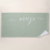 Sage Groen Minimalistisch Modern Monogram Elegant Strandlaken (Voorkant)