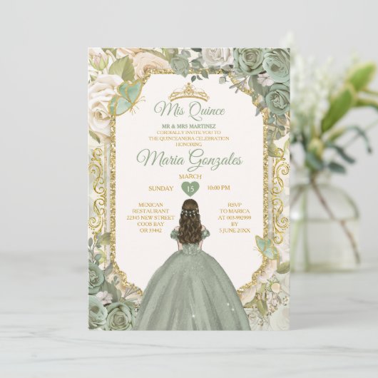 Sage Groen Mis Quince 15 Anos Gouden Kroon Vlinder Kaart (Staand voorkant)