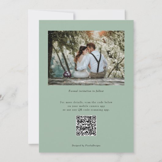 Sage Groen Moderne elegante QR-code Botanische fot Save The Date (Achterkant)
