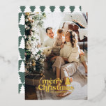 Sage Groen Moderne Minimale Retro Foto Folie Feestdagenkaart<br><div class="desc">Retro typografie moderne minimale eenvoudige wijze groene foto kerst. Tekst- en achtergrondkleuren kunnen worden aangepast. Onderdeel van een collectie</div>
