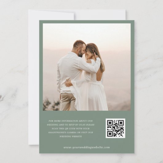 Sage Groen Monogram Script Foto QR Code Bruiloft Kaart (Achterkant)