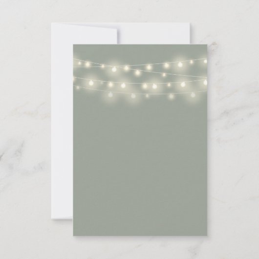 Sage Groen Script String Lights Bruiloft RSVP Kaartje (Achterkant)