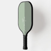 Sage-groen split-screen wit monogram pickleball paddle (Links)