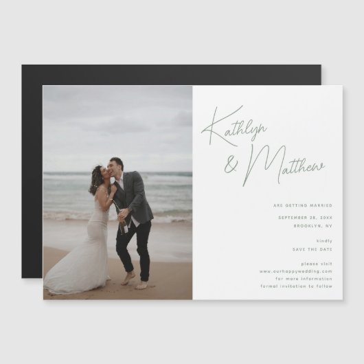 Sage Groen Whimsical Script Modern Save The Date Magnetische Uitnodiging (Voorkant / Achterkant)