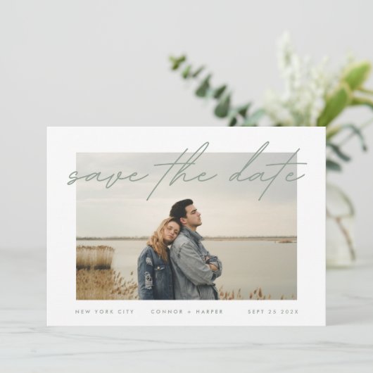 Sage Groen Wit Elegante Border Foto Save The Date (Staand voorkant)