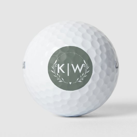 Sage Groen Wit | Monogram moderne Initialen Golfballen (Voorkant)
