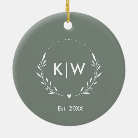 Sage Groen Wit | Monogram moderne Initialen Keramisch Ornament (Achterkant)