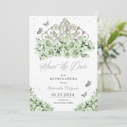 Sage Groen Zilver Tiara Bewaar de datum Quinceañer Kaart (Staand voorkant)