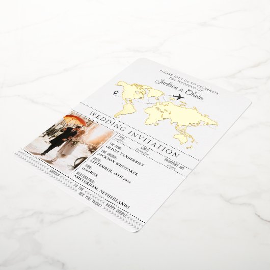 Sage Groene Bestemming Huwelijkspaspoort Folie Uitnodiging (Gedraaid)