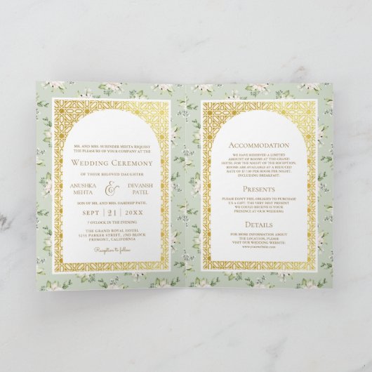 Sage Groene Bloemen Alles in een Gouden Indiase br (Binnen)