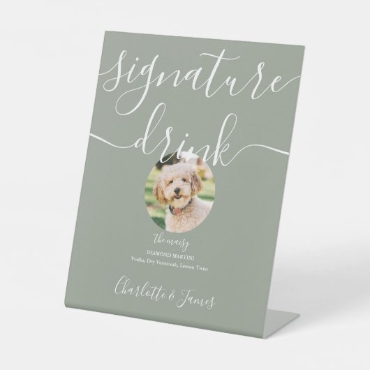 Sage Groene Bruiloft Pet Signature Drink Reclamebord Met Voetstuk (Voorkant)