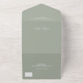 Sage-groene elegante kalligrafie bruiloft all in one uitnodiging (Buitenkant)