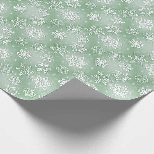 Sage Groene en Witte Sneeuwvlokken Cadeaupapier (Hoek)