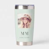 Sage groene foto monogram initialen naam geïsoleerde drinkbeker (Voorkant)