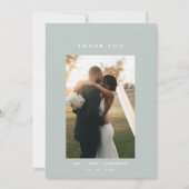 Sage Groene Lijn Kunstblad Monogram Bruiloft Bedankkaart (Voorkant)