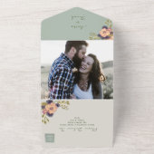 Sage Groene Perzik Bloemenbruiloft All In One Uitnodiging (Buitenkant)