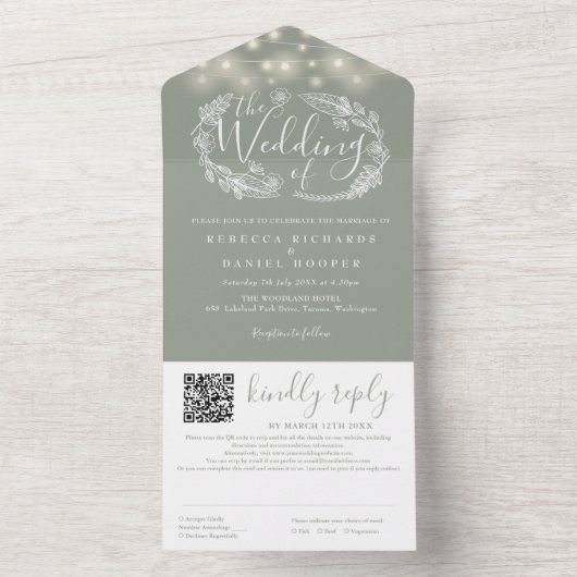Sage Groene Strijklichten Bloemen QR Code Bruiloft All In One Uitnodiging (Binnen)