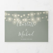 Sage Groene String Lights Script Monogram Bruiloft Drieluik Uitnodiging (Cover)
