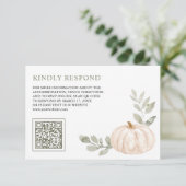 Sage Leaves Witte Pompoen QR Code RSVP Bruiloft Informatiekaartje (Staand voorkant)