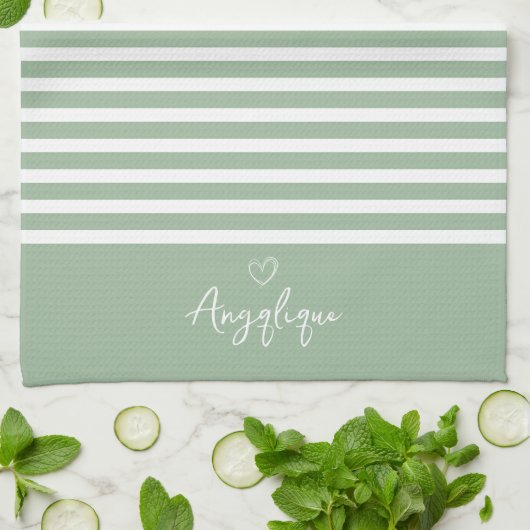Sage Modern Heart en Stripes Monongram Theedoek (Gevouwen)