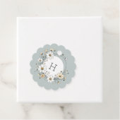 Sage Monogram Boho Bloemen Gepersonaliseerd Scallo Bedankjes Labels (In situ)