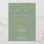 Sage Typography Wedding Folie Invitation Folie Uitnodiging<br><div class="desc">Deze trouwuitnodiging kenmerkt typografie die in een stijlvolle handgeschreven het manuscripttypografie van de calligrafie van de folie met gebeurtenisdetails in een klassieke witte serif doopvont op een stevige sage achtergrond met een hoogste boarder van goud gestempelde confetti wordt geplaatst. De uitnodigingskaart keert aan een vleigroene kleur terug. Een elegante maar...</div>