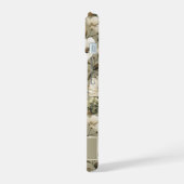Sagegroen En Crème Gebloemde Gepersonaliseerde iPhone 15 Case (Linkerkant)