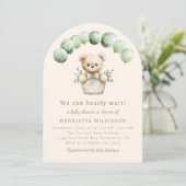 Sagegroene beer babyshower uitnodiging (Staand voorkant)
