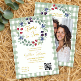 Sagegroene Berry in Love Gingham Bruidsuitnodiging Kaart