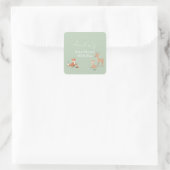 Sagegroene bosdier baby shower vierkante sticker (Tas)