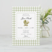 Sagegroene Gingham Kitten Baby Shower Uitnodiging (Staand voorkant)