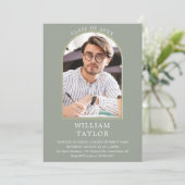 Sagegroene Gouden Boog Foto Afstudeerfeest Uitnodi Kaart (Staand voorkant)