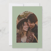 Sagegroene kammonogram & foto save the date (Achterkant)