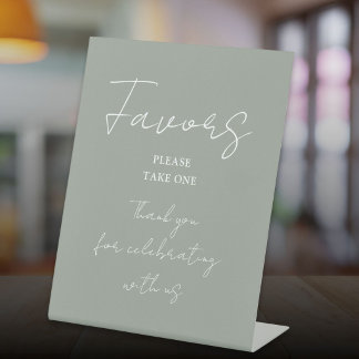 Sagegroene Minimalistische Elegante Script Favorie Reclamebord Met Voetstuk